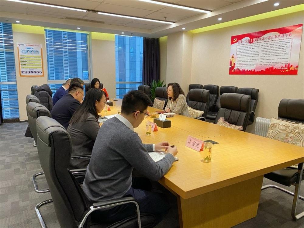集團(tuán)黨委副書記、總經(jīng)理黃蓓調(diào)研園區(qū)集團(tuán)并召開民主生活會征求意見座談會